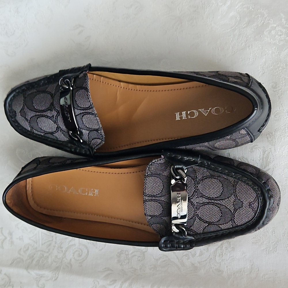 Coach "Olive" Signature Monogram Loafers. Size 8B. - Picture 2 of 12
